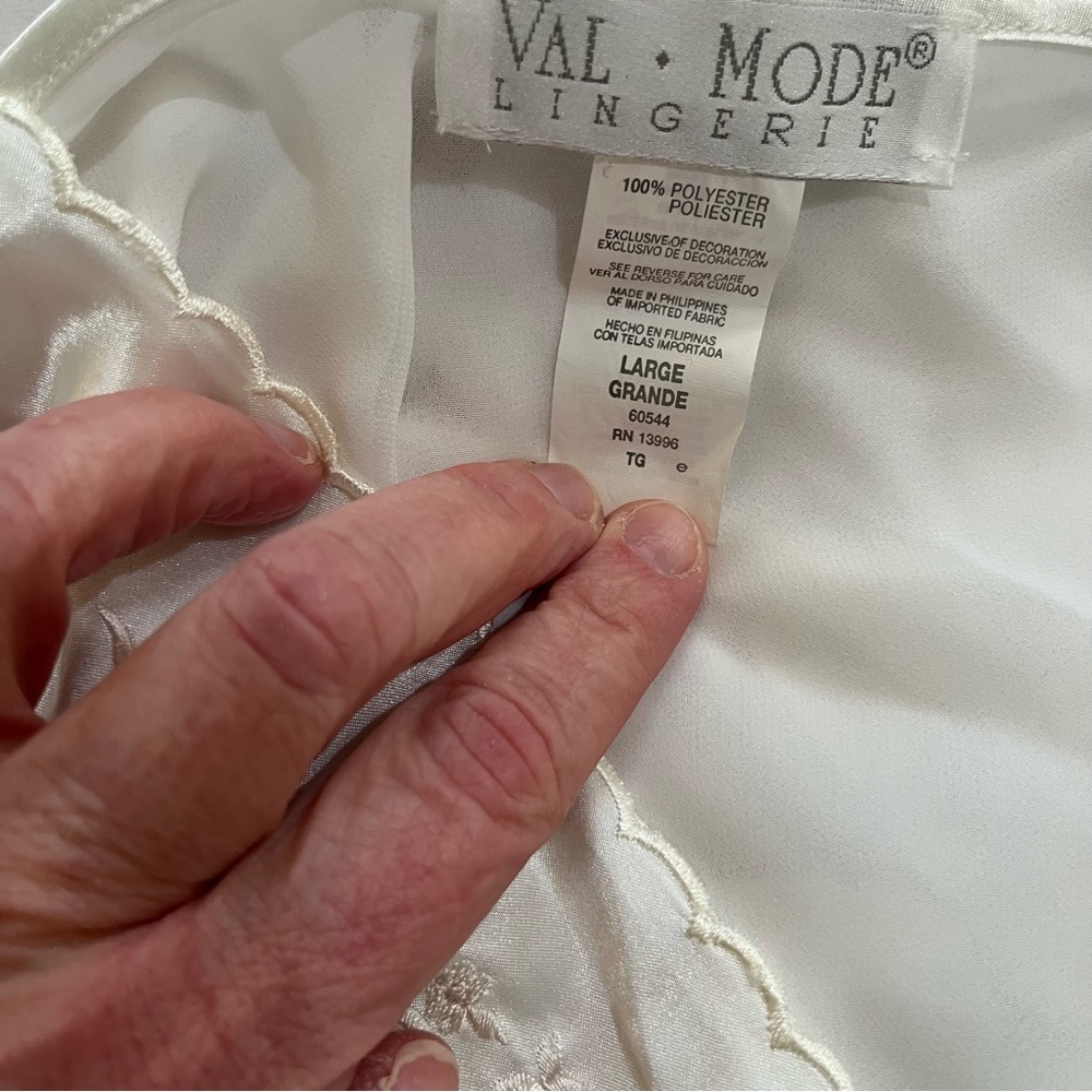VTG 90’s Val Mode Ivory satin/chiffon Lingerie, Nighty-slip dress. 
Size Large. - Picture 4 of 6